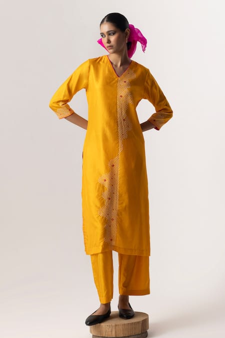 Naina Jain Abstract Bandhani Pattern Kurta Pant Set 