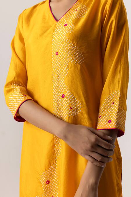 Shop Naina Jain Yellow Silk, Organza V-neck Abstract Bandhani Pattern Kurta Pant Set Online at Aza Fashions Shop_Naina Jain_Yellow Silk, Organza V-neck Abstract Bandhani Pattern Kurta Pant Set _Online_at_Aza_Fashions