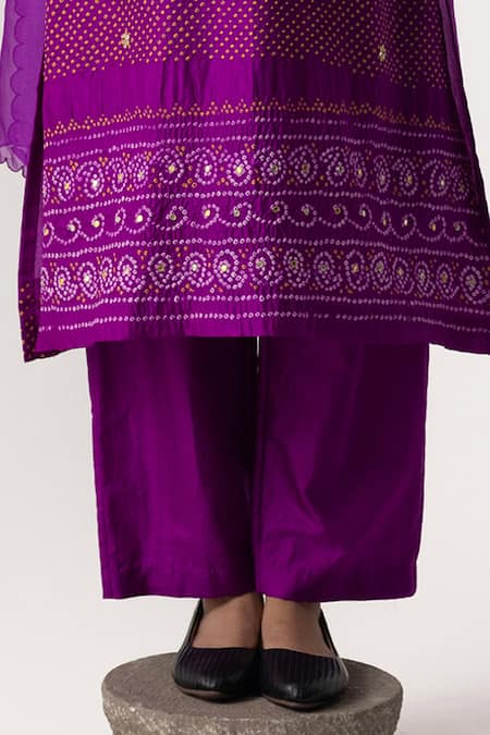 Naina Jain Magenta Silk, Organza Gota Patti Round Bandhani Pattern Work Kurta Pant Set Online at Aza Fashions Naina Jain_Magenta Silk, Organza Gota Patti Round Bandhani Pattern Work Kurta Pant Set _Online_at_Aza_Fashions