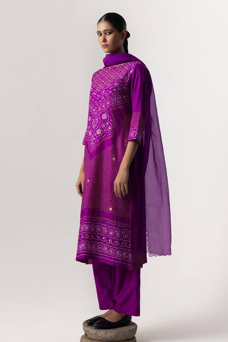 Buy Naina Jain Magenta Silk, Organza Gota Patti Round Bandhani Pattern Work Kurta Pant Set Online at Aza Fashions Buy_Naina Jain_Magenta Silk, Organza Gota Patti Round Bandhani Pattern Work Kurta Pant Set _Online_at_Aza_Fashions