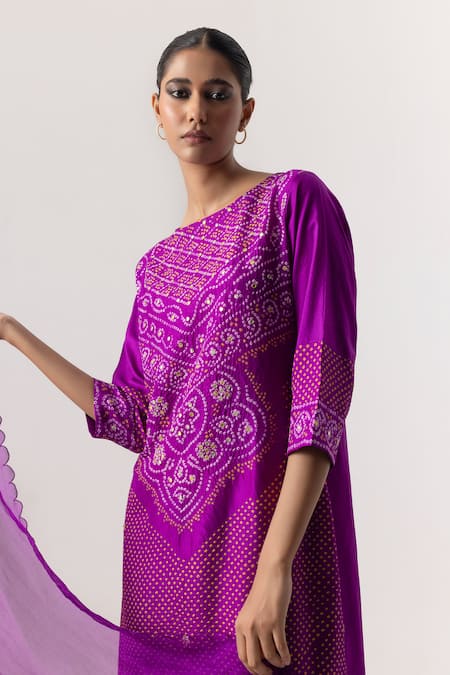 Shop Naina Jain Magenta Silk, Organza Gota Patti Round Bandhani Pattern Work Kurta Pant Set Online at Aza Fashions Shop_Naina Jain_Magenta Silk, Organza Gota Patti Round Bandhani Pattern Work Kurta Pant Set _Online_at_Aza_Fashions