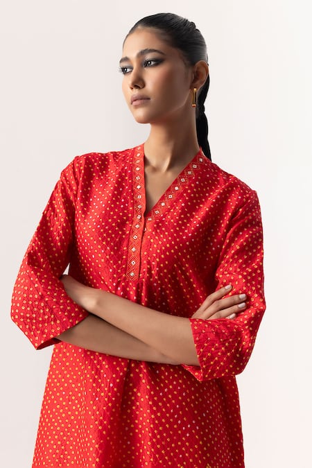 Shop Naina Jain Red Silk, Organza Embroidery V-neck Bandhani Maze Pattern Kurta Pant Set Online at Aza Fashions Shop_Naina Jain_Red Silk, Organza Embroidery V-neck Bandhani Maze Pattern Kurta Pant Set _Online_at_Aza_Fashions
