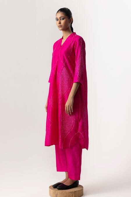 Buy_Naina Jain_Pink Silk, Organza V-neck Bandhani Maze Pattern Kurta Pant Set _Online_at_Aza_Fashions