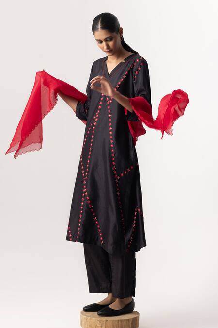 Buy Naina Jain Black Silk, Organza Pearls V-neck Web Bandhani Pattern Kurta Pant Set Online at Aza Fashions Buy_Naina Jain_Black Silk, Organza Pearls V-neck Web Bandhani Pattern Kurta Pant Set _Online_at_Aza_Fashions