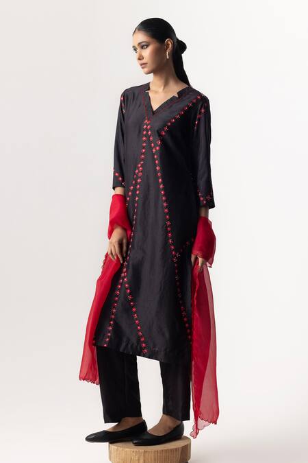 Shop Naina Jain Black Silk, Organza Pearls V-neck Web Bandhani Pattern Kurta Pant Set Online at Aza Fashions Shop_Naina Jain_Black Silk, Organza Pearls V-neck Web Bandhani Pattern Kurta Pant Set _Online_at_Aza_Fashions