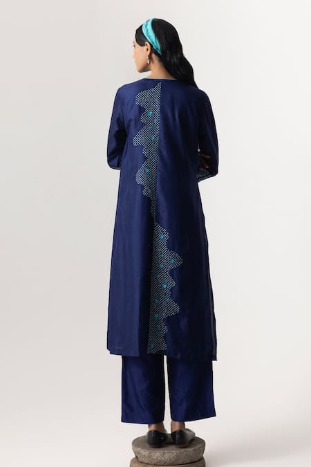 Shop Naina Jain Blue Silk, Organza Embroidery V-neck Abstract Bandhani Pattern Kurta Pant Set at Aza Fashions Shop_Naina Jain_Blue Silk, Organza Embroidery V-neck Abstract Bandhani Pattern Kurta Pant Set _at_Aza_Fashions