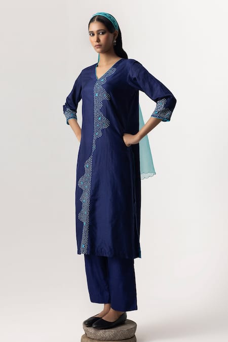 Buy Naina Jain Blue Silk, Organza Embroidery V-neck Abstract Bandhani Pattern Kurta Pant Set Online at Aza Fashions Buy_Naina Jain_Blue Silk, Organza Embroidery V-neck Abstract Bandhani Pattern Kurta Pant Set _Online_at_Aza_Fashions