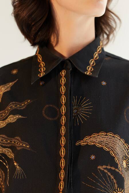Buy NOIB Black Cotton, Twill Embroidery Collared Xena Garden Of Eden Print Overshirt Online at Aza Fashions Buy_NOIB_Black Cotton, Twill Embroidery Collared Xena Garden Of Eden Print Overshirt _Online_at_Aza_Fashions