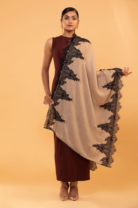 Modarta Ivory Daisy Lace Shawl Online at Aza Fashions Modarta_Ivory Daisy Lace Shawl _Online_at_Aza_Fashions