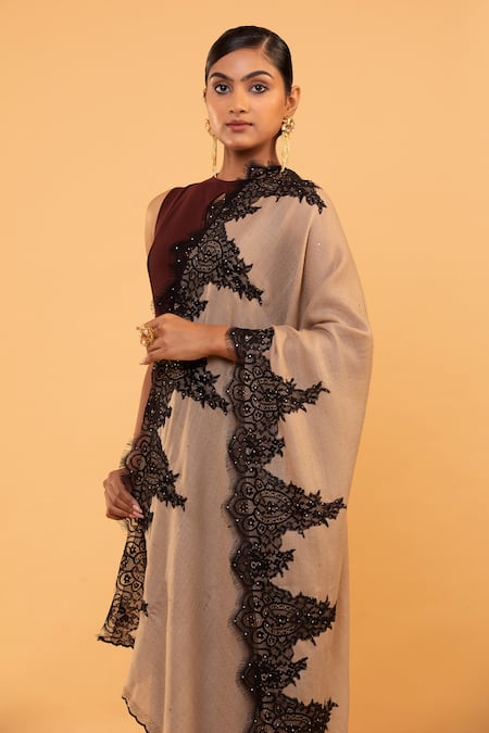 Modarta Ivory Daisy Lace Shawl at Aza Fashions Modarta_Ivory Daisy Lace Shawl _at_Aza_Fashions