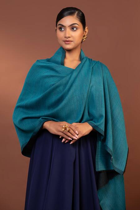 Buy Modarta Blue Reversible Fine Wool Shawl Buy_Modarta_Blue Reversible Fine Wool Shawl