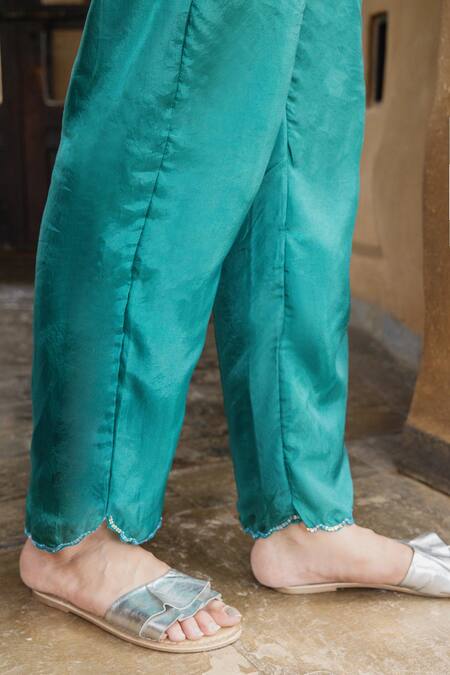 Buy Ayaka Green Cotton, Viscose Sequins Carly Scallop Bordered Trouser Online at Aza Fashions Buy_Ayaka_Green Cotton, Viscose Sequins Carly Scallop Bordered Trouser _Online_at_Aza_Fashions