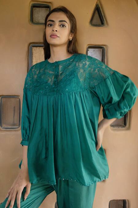 Buy Ayaka Green Silk Organza, Viscose Embroidery Round Polly Floral Applique Yoke Top Online at Aza Fashions Buy_Ayaka_Green Silk Organza, Viscose Embroidery Round Polly Floral Applique Yoke Top _Online_at_Aza_Fashions