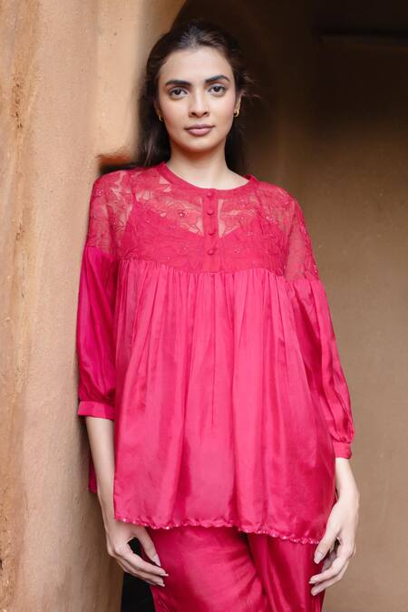 Ayaka Red Silk Organza, Viscose Embroidery Round Polly Floral Applique Gather Top Online at Aza Fashions Ayaka_Red Silk Organza, Viscose Embroidery Round Polly Floral Applique Gather Top _Online_at_Aza_Fashions
