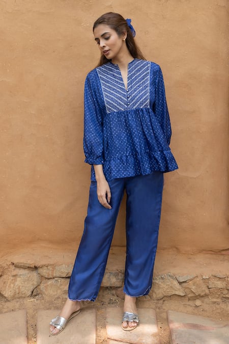Buy Ayaka Blue Viscose Embroidery Split V-neck Cara Bandhani Thread Yoke Top Online at Aza Fashions Buy_Ayaka_Blue Viscose Embroidery Split V-neck Cara Bandhani Thread Yoke Top _Online_at_Aza_Fashions