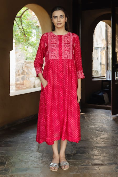 Ayaka Thread Hand Embroidered Kurta 