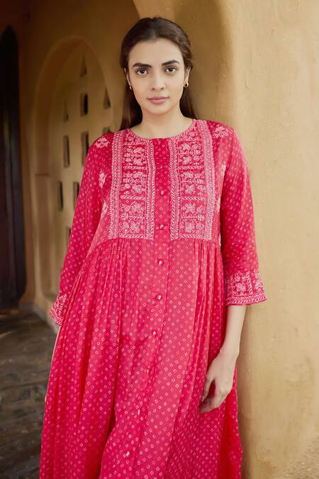 Buy_Ayaka_Red Viscose Embroidery Round Neck Thread Hand Kurta _Online_at_Aza_Fashions