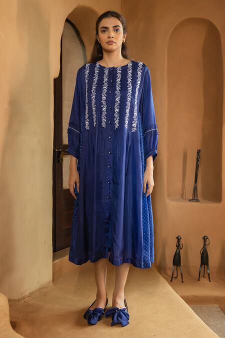 Buy_Ayaka_Blue Viscose Embroidery Round Neck Pintucked Hand Tunic 