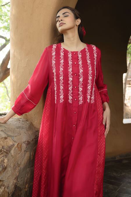 Buy_Ayaka_Red Viscose Tabby Hand Embroidered Floral Wines Round Tunic 