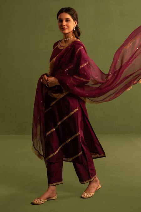 Buy_Kameez_Wine Chanderi, Organza Metallic Thread, Embroidery, Bloom Marodi Kurta Pant Set _Online_at_Aza_Fashions