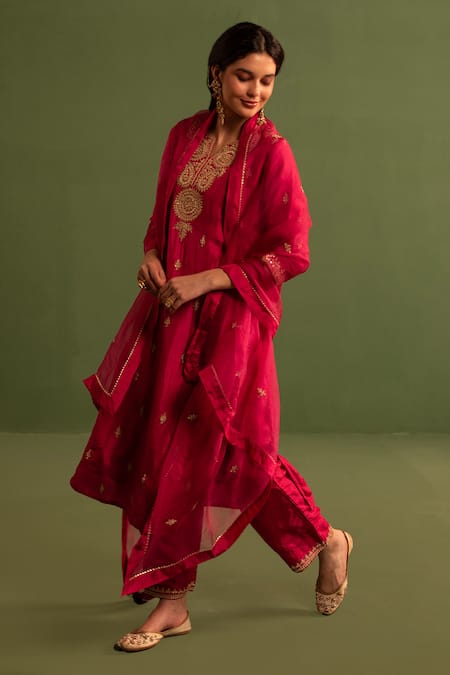Kameez_Pink Organza, Silk Embroidery, Lace Split Paisley Bloom Marodi Kurta Pant Set _Online_at_Aza_Fashions