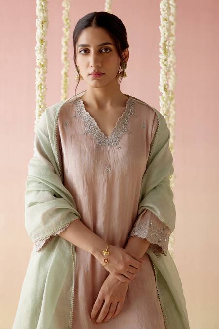 Nero India Pink Tissue, Chanderi Embroidery, Tassels V-neck Aari Kurta Pant Set at Aza Fashions Nero India_Pink Tissue, Chanderi Embroidery, Tassels V-neck Aari Kurta Pant Set_at_Aza_Fashions