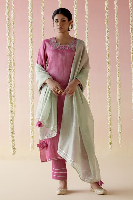 Nero India Aari Embroidered Straight Kurta Pant Set 