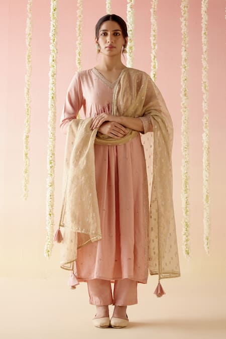 Nero India Peach Kurta Embroidered Aari V-neck Flared Pant Set