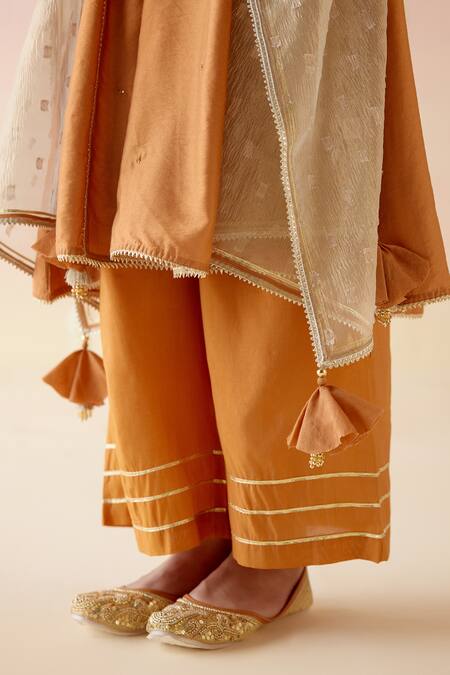 Buy_Nero India_Brown Chanderi, Crepe Gota Patti, Tassels Cheeta Embroidered Kurta Pant Set