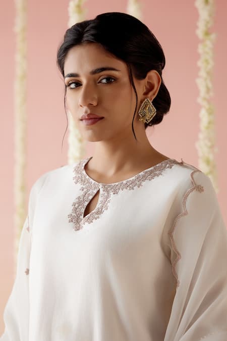 Buy_Nero India_White Chanderi, Viscose, Organza Embroidery, Tassels Dori Kurta Pant Set