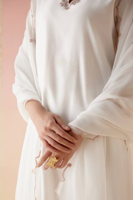 Shop_Nero India_White Chanderi, Viscose, Organza Embroidery, Tassels Dori Kurta Pant Set