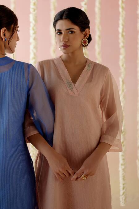 Nero India Pink Viscose, Organza, Tissue Embroidery V-neck Floral Kurta And Pant Set Online at Aza Fashions Nero India_Pink Viscose, Organza, Tissue Embroidery V-neck Floral Kurta And Pant Set_Online_at_Aza_Fashions