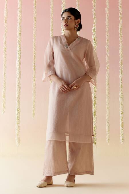 Nero India Pink Viscose, Organza, Tissue Embroidery V-neck Floral Kurta And Pant Set at Aza Fashions Nero India_Pink Viscose, Organza, Tissue Embroidery V-neck Floral Kurta And Pant Set_at_Aza_Fashions