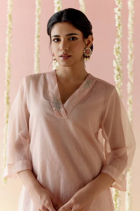 Buy Nero India Pink Viscose, Organza, Tissue Embroidery V-neck Floral Kurta And Pant Set Buy_Nero India_Pink Viscose, Organza, Tissue Embroidery V-neck Floral Kurta And Pant Set