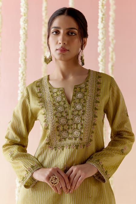 Nero India_Green Crepe, Chanderi Lace, Embroidery Split V-neck Thread Kurta And Pant Set _Online_at_Aza_Fashions