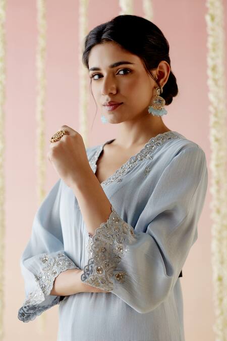 Buy Nero India Blue Tissue Lace, Embroidery V-neck Aari Kurta With Pant Online at Aza Fashions Buy_Nero India_Blue Tissue Lace, Embroidery V-neck Aari Kurta With Pant _Online_at_Aza_Fashions