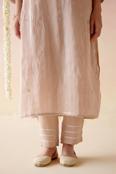 Shop Nero India Pink Tissue Lace, Embroidery V-neck Aari Kurta And Pant Set Online at Aza Fashions Shop_Nero India_Pink Tissue Lace, Embroidery V-neck Aari Kurta And Pant Set _Online_at_Aza_Fashions