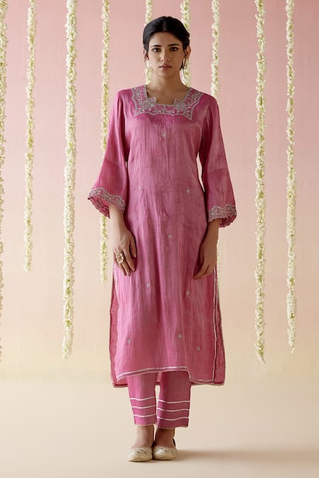 Nero India Lace Aari Embroidered Kurta With Pant 