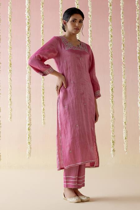 Nero India Pink Tissue Lace, Embroidery Asymmetric Aari Kurta With Pant Online at Aza Fashions Nero India_Pink Tissue Lace, Embroidery Asymmetric Aari Kurta With Pant _Online_at_Aza_Fashions
