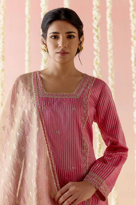 Shop Nero India Fuchsia Chanderi Lace Embroidered Kurta Set Online at Aza Fashions Shop_Nero India_Fuchsia Chanderi Lace Embroidered Kurta Set _Online_at_Aza_Fashions
