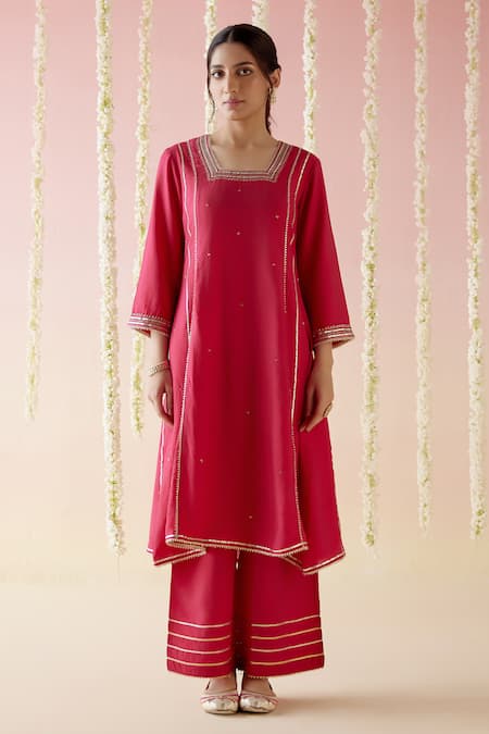 Nero India Gota Lace Aari Embroidered Kurta & Pant Set 