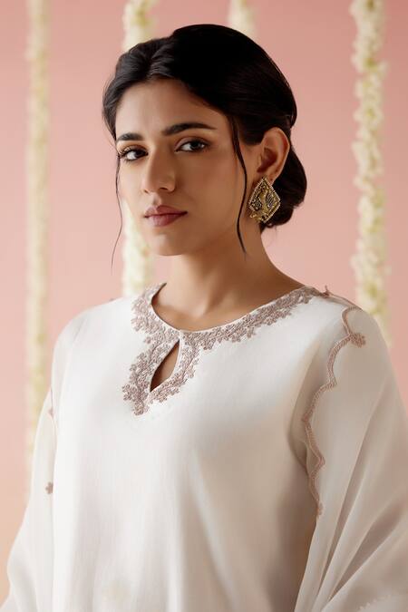 Shop Nero India White Chanderi Gota Patti, Embroidery Keyhole Neck Aari Lace Kurta With Pant Online at Aza Fashions Shop_Nero India_White Chanderi Gota Patti, Embroidery Keyhole Neck Aari Lace Kurta With Pant _Online_at_Aza_Fashions