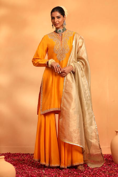 Swati Wadhwani Couture_Yellow Tissue, Chanderi Pearls, Zari, Shaan Paisley Embellished Kurta Set _Online_at_Aza_Fashions