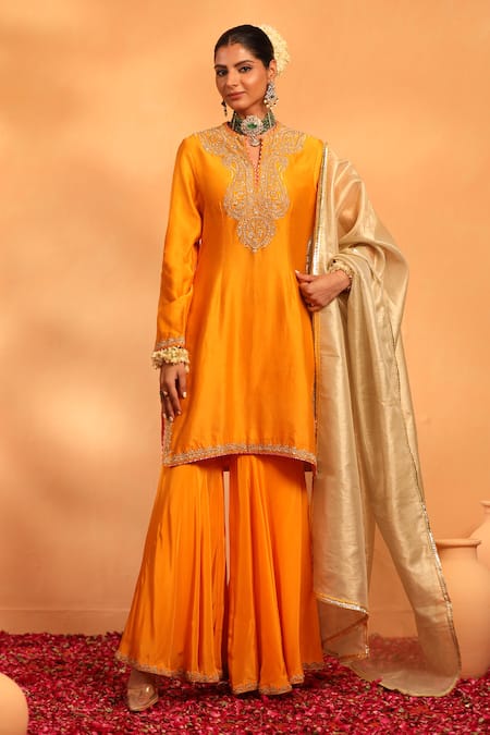 Shop_Swati Wadhwani Couture_Yellow Tissue, Chanderi Pearls, Zari, Shaan Paisley Embellished Kurta Set _Online_at_Aza_Fashions
