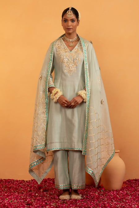 SWATI WADHWANI COUTURE Noor Gota Pati Detailed Kurta Set 