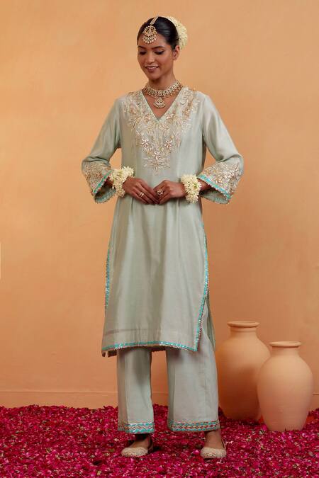 Swati Wadhwani Couture Blue Organza, Chanderi Pearls, Gota Patti V-neck Noor Detailed Kurta Set Online at Aza Fashions Swati Wadhwani Couture_Blue Organza, Chanderi Pearls, Gota Patti V-neck Noor Detailed Kurta Set _Online_at_Aza_Fashions