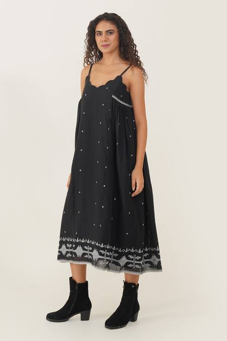 Indigo Dreams_Black Cotton Scoop Neck Sahara Handwoven Jamdani Dress _at_Aza_Fashions