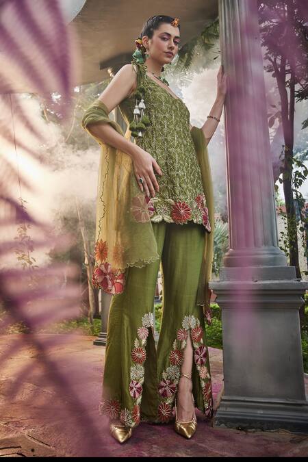 Show Shaa Green Chanderi, Net, Crepe Embroidery Parineeta Cutwork Floral Kurta Pant Set Online at Aza Fashions Show Shaa_Green Chanderi, Net, Crepe Embroidery Parineeta Cutwork Floral Kurta Pant Set _Online_at_Aza_Fashions