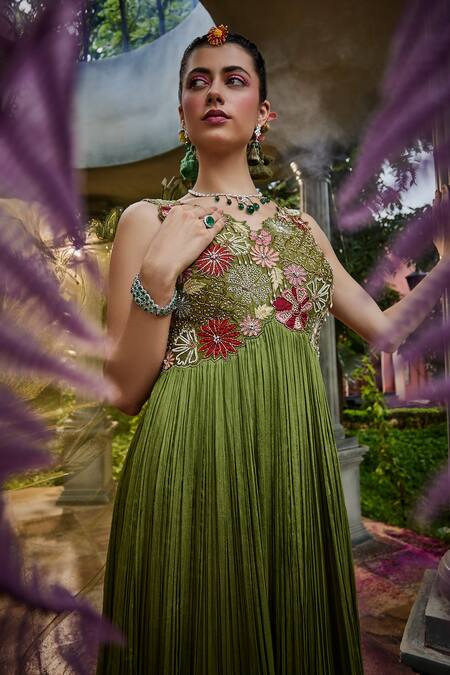 Show Shaa Green Chiffon, Chanderi, Crepe Embroidery V-neck Pankhuri Floral Anarkali Online at Aza Fashions Show Shaa_Green Chiffon, Chanderi, Crepe Embroidery V-neck Pankhuri Floral Anarkali _Online_at_Aza_Fashions