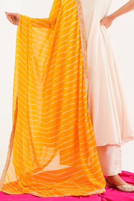 Buy_Tuli_Yellow Chiffon Lace Batasi Chakori Dupatta _Online_at_Aza_Fashions